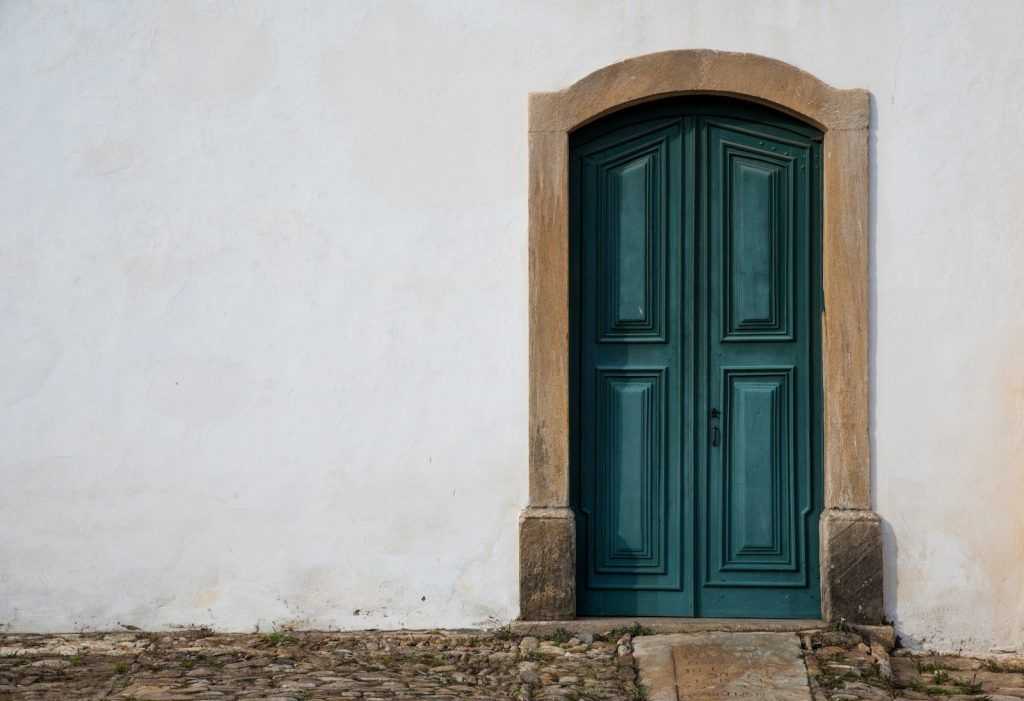 puerta de madera