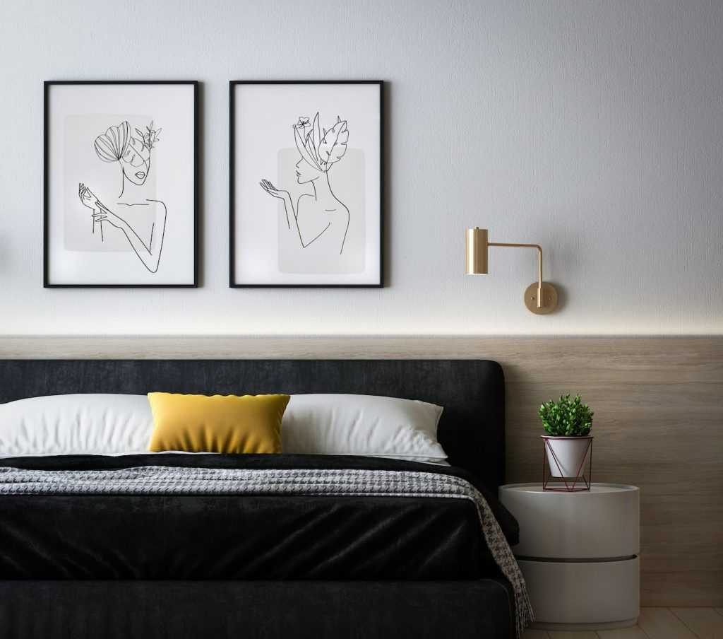 cama en dormitorio