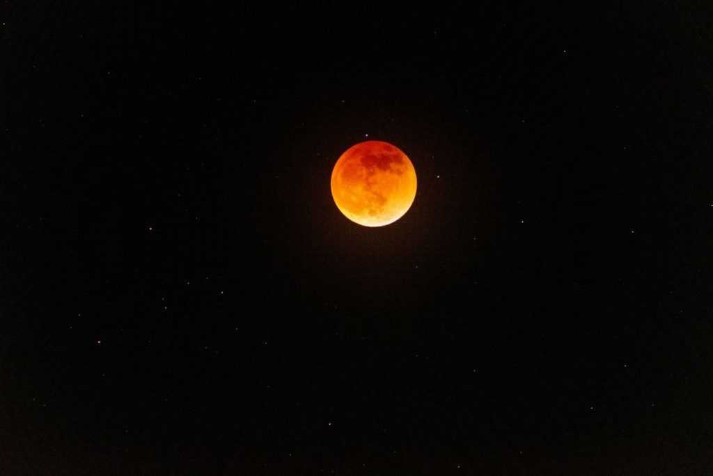 Eclipse lunar de sangre próximo